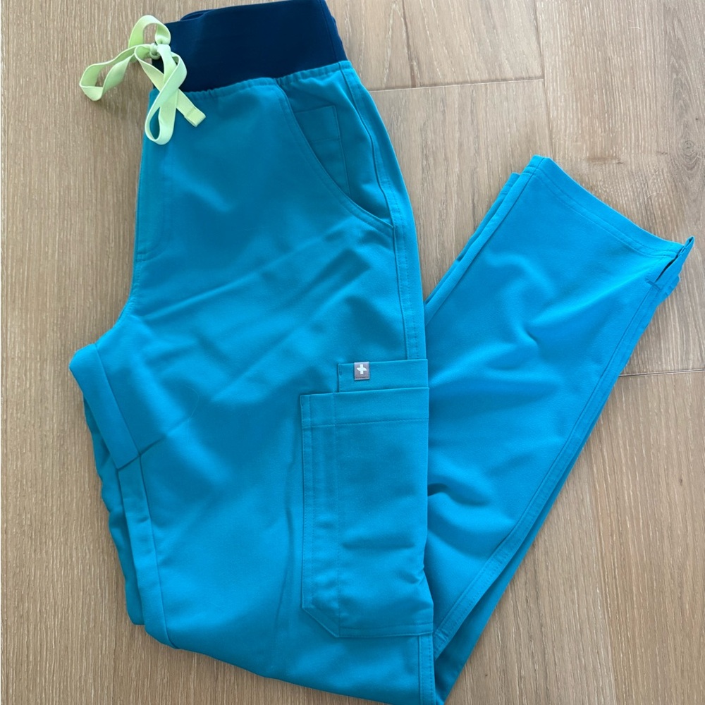 Figs Womens Teal scrubs set XS